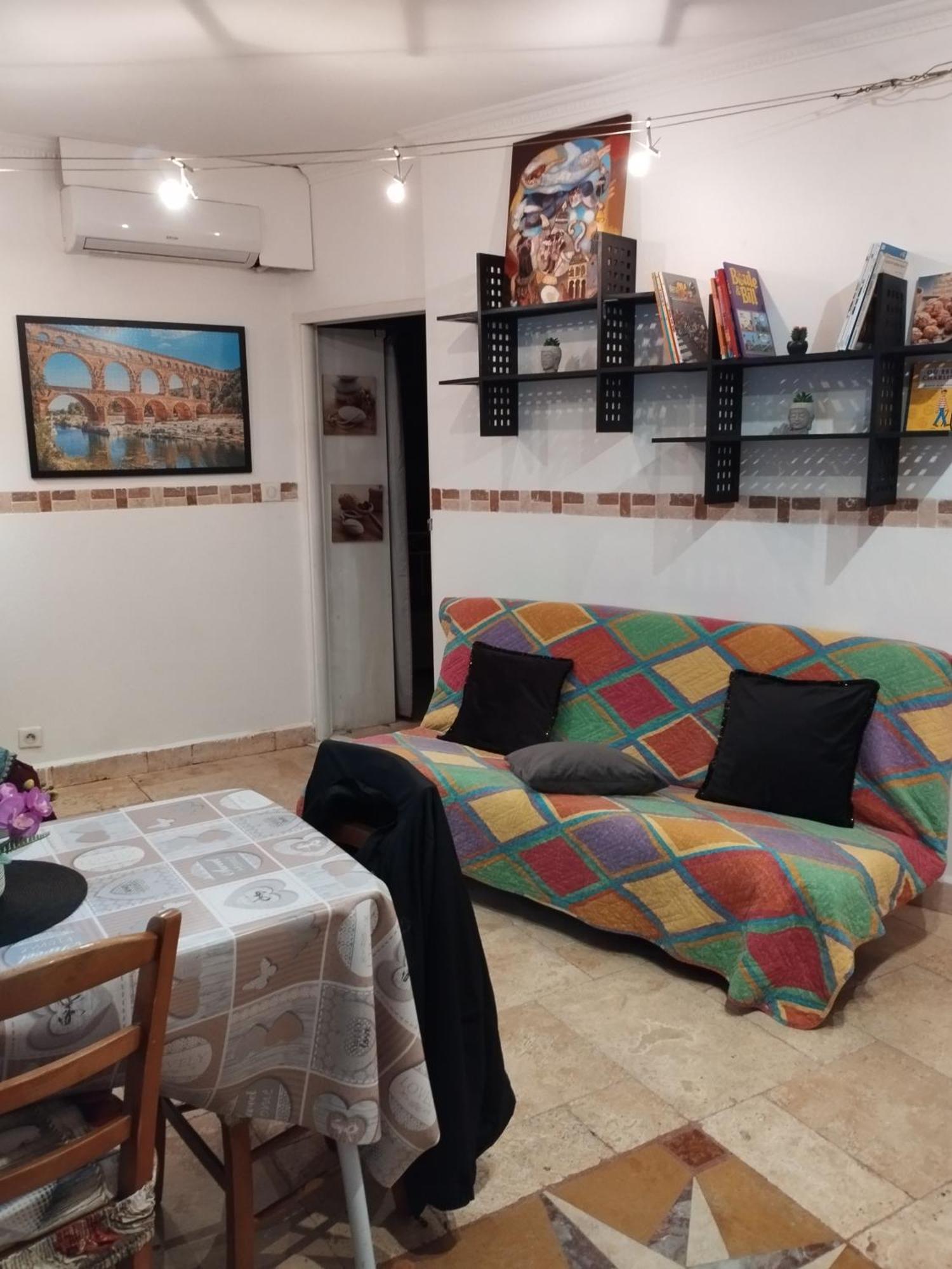 Tres Bel Appartement Cosy Et Chaleureux A Νιμ Εξωτερικό φωτογραφία