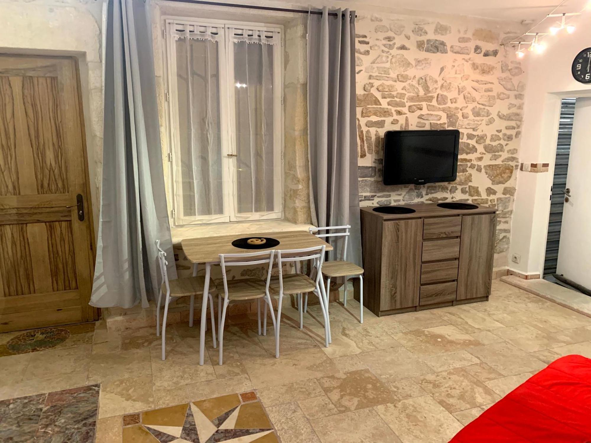 Tres Bel Appartement Cosy Et Chaleureux A Νιμ Εξωτερικό φωτογραφία